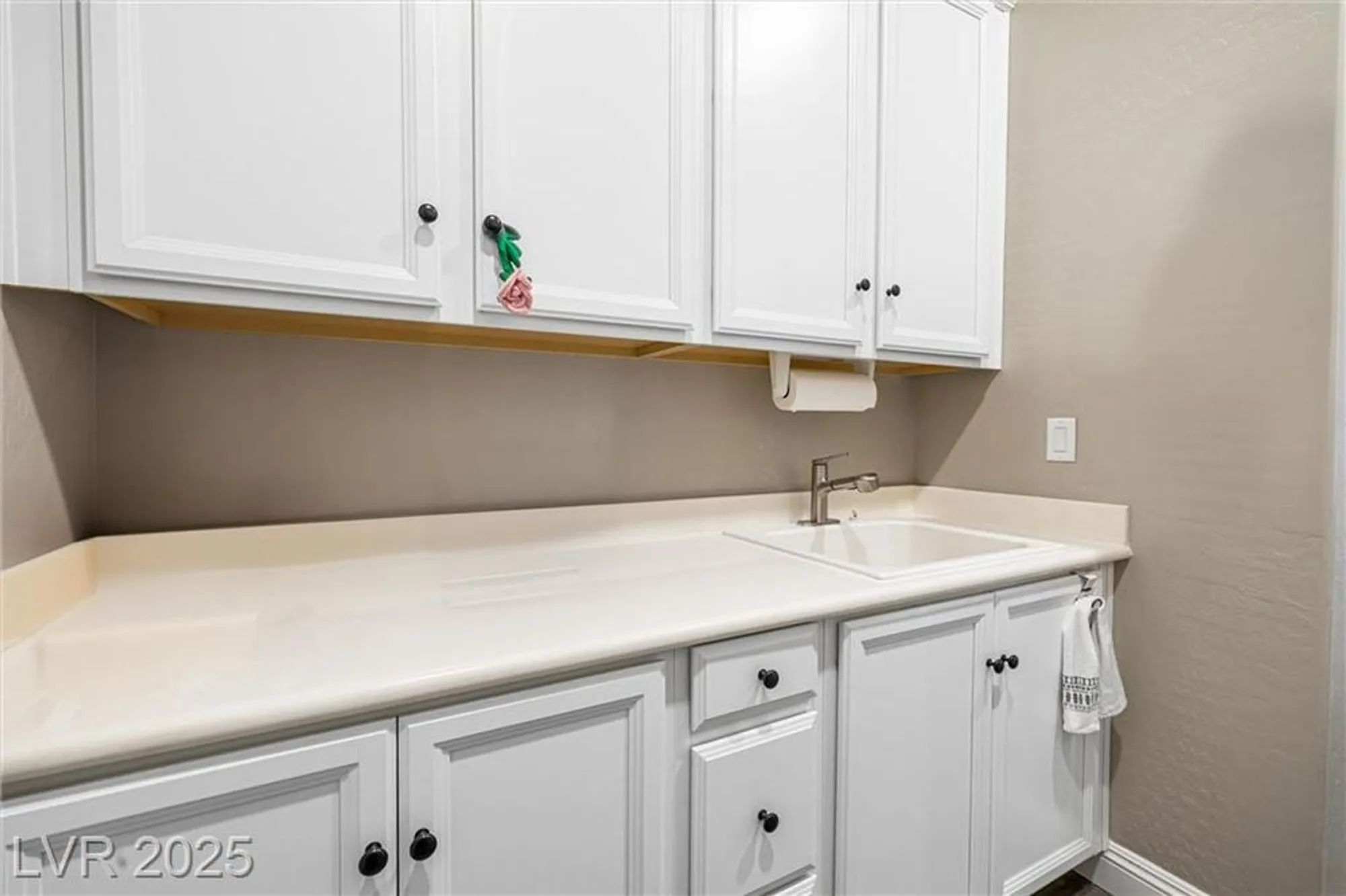Property Slideshow image 25 of 50 | 417 honeybrush ave, Henderson, NV, 89011