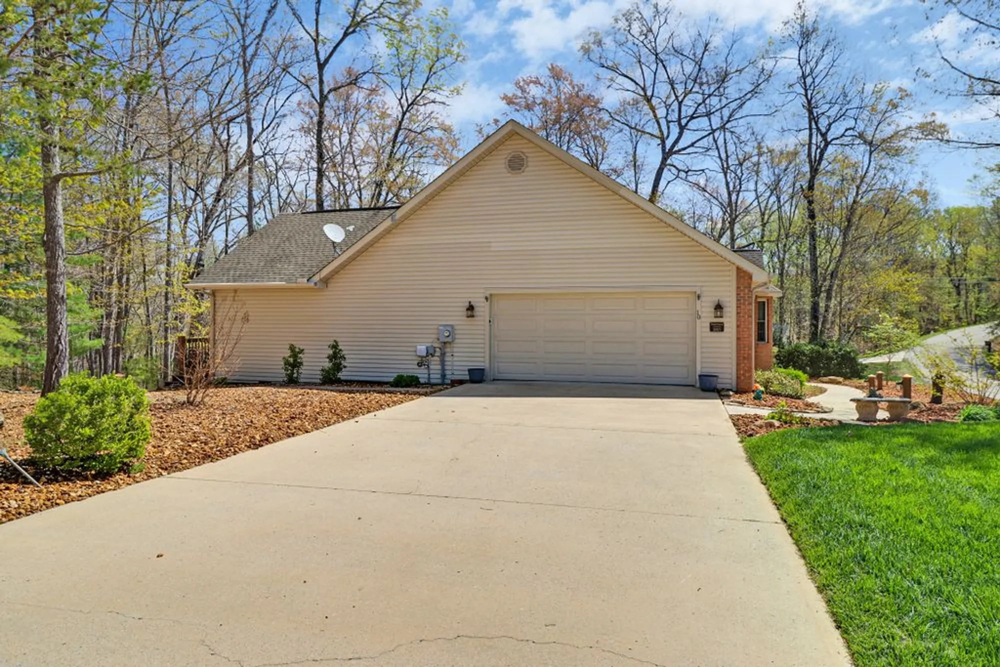 Property Slideshow image 36 of 44 | 10 claremont cir, Crossville, TN, 38558
