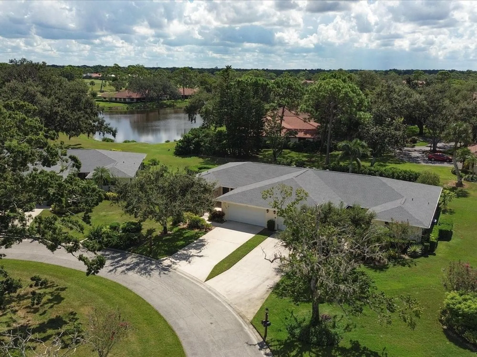 Property Slideshow image 2 of 51 | 7157 fairway bend cir, Sarasota, FL, 34243