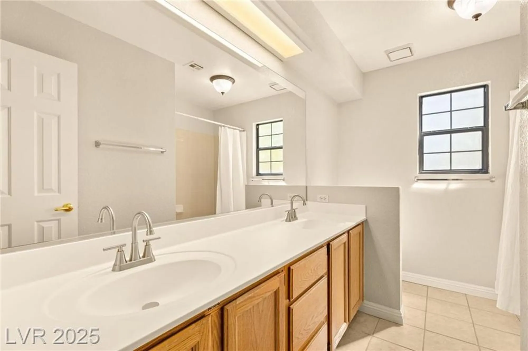 Property Slideshow image 26 of 40 | 5605 bay shore cir, Las Vegas, NV, 89130