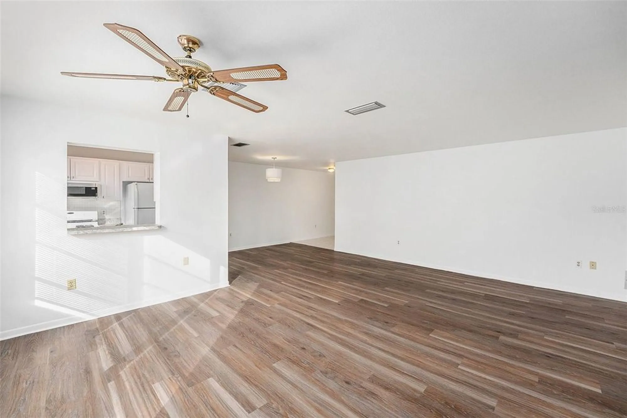 Property Slideshow image 17 of 37 | 5623 80th st n unit 211, St Petersburg, FL, 33709