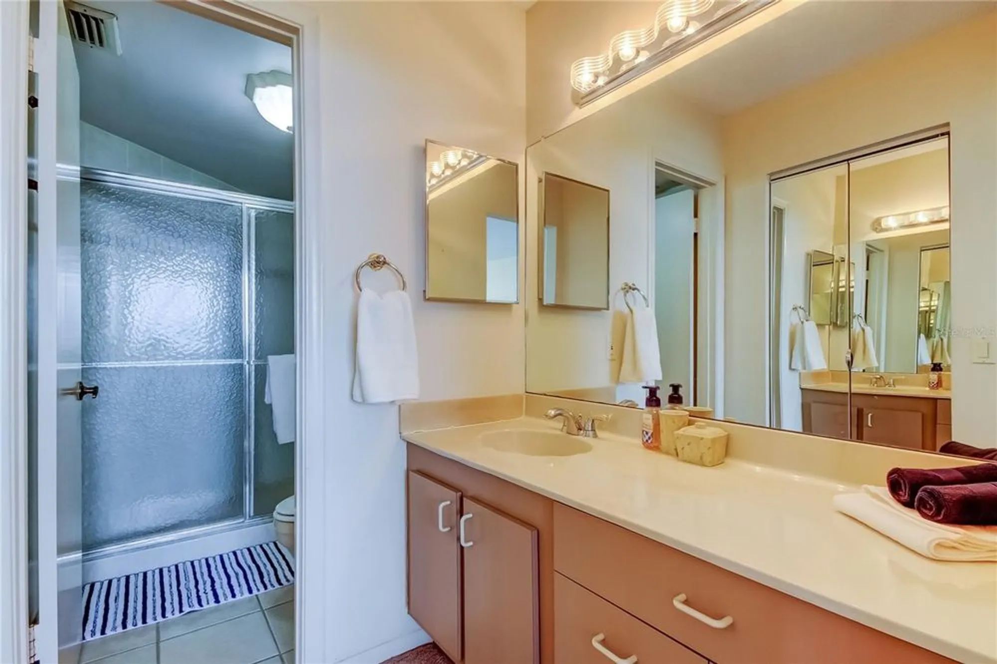 Property Slideshow image 9 of 34 | 6218 palma del mar blvd s apt 606, St Petersburg, FL, 33715