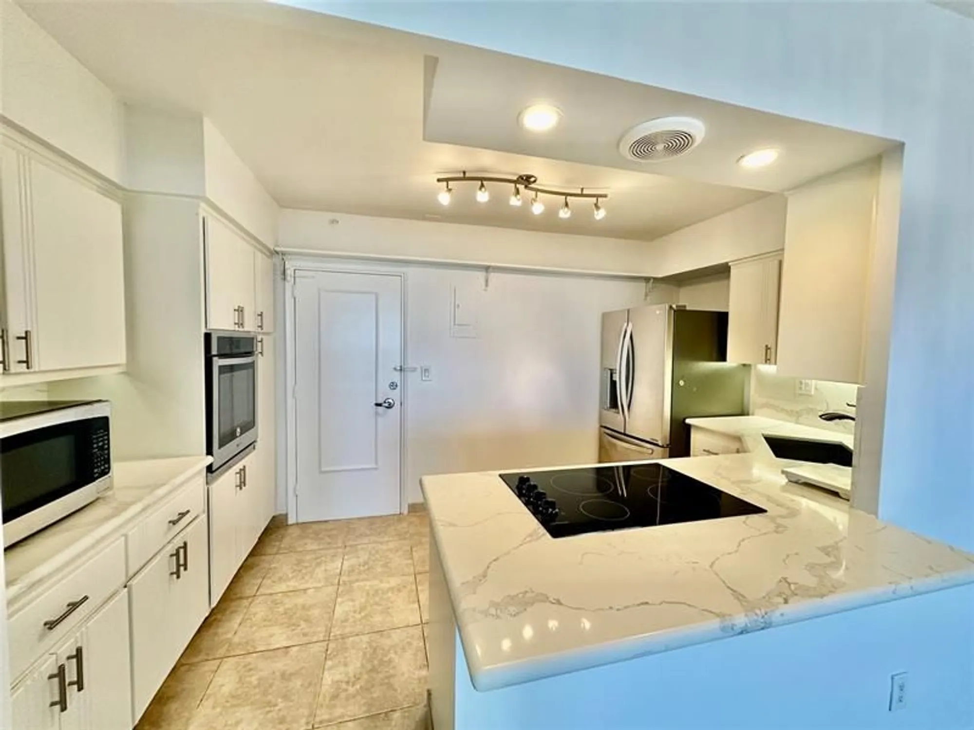 Property Slideshow image 16 of 45 | 3200 ne 36th st apt 1412a, Fort Lauderdale, FL, 33308