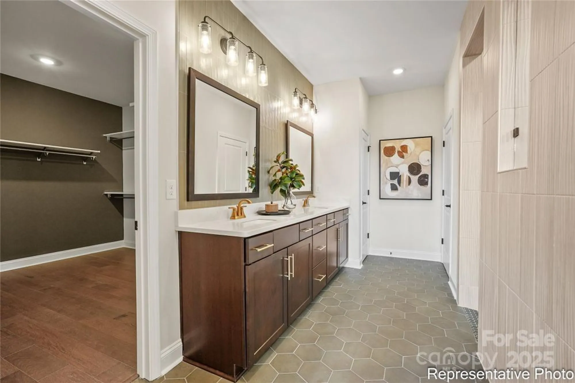 Property Slideshow image 14 of 20 | 2717 peak ct # 204, Belmont, NC, 28012