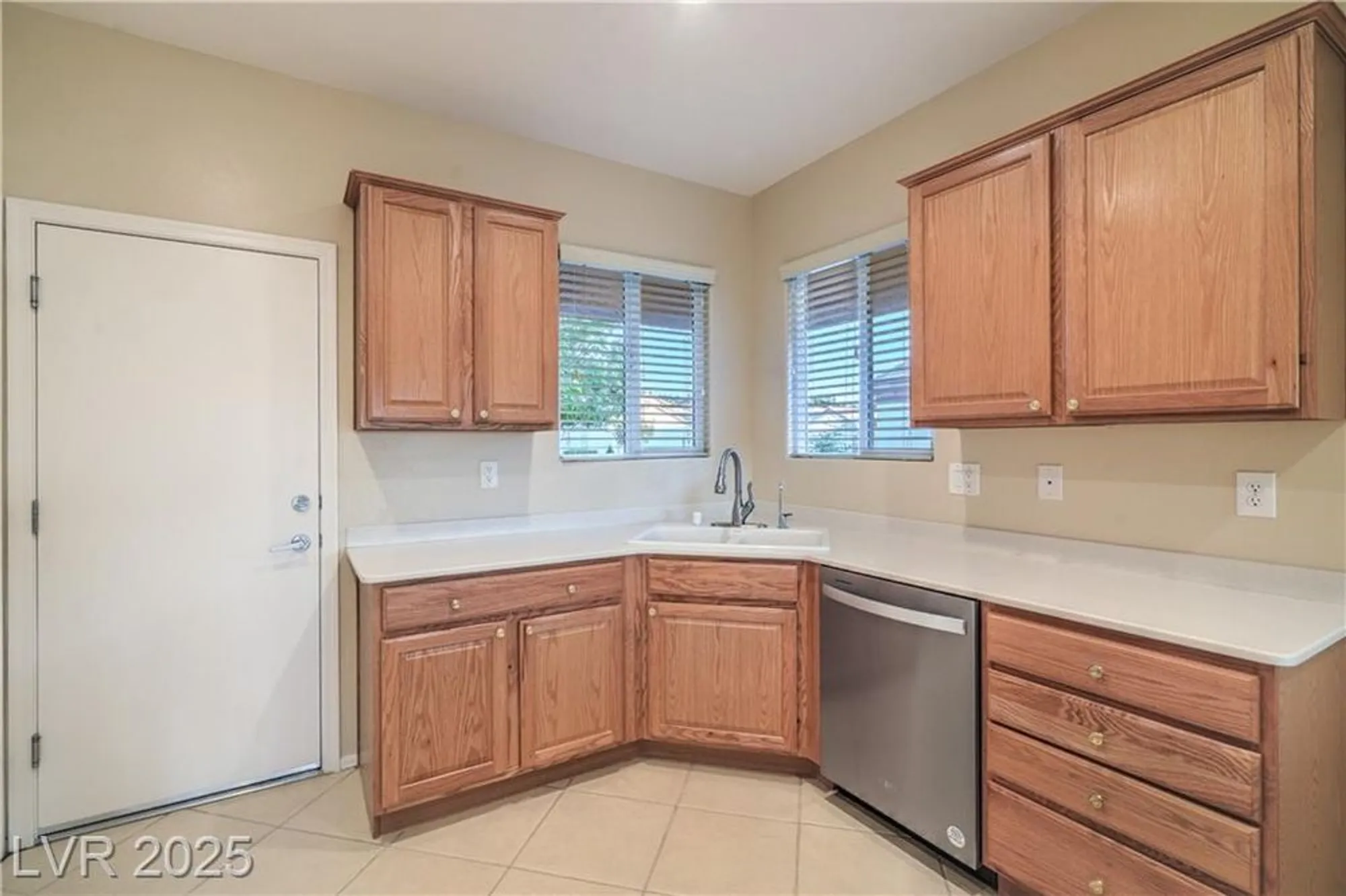 Property Slideshow image 10 of 55 | 2504 ashen light dr, Henderson, NV, 89044