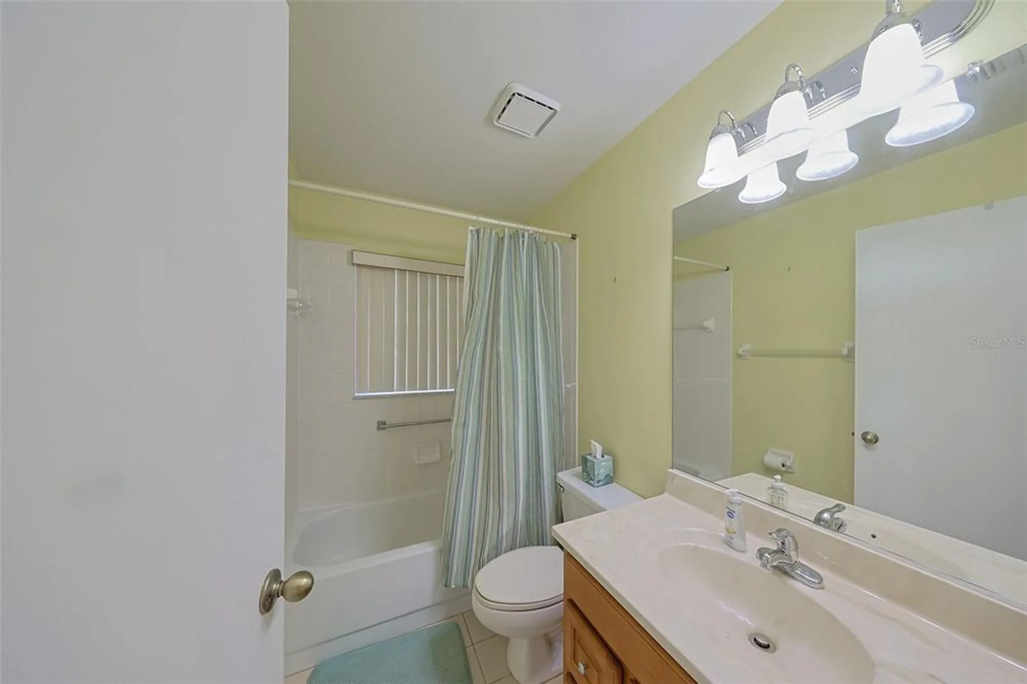 Property Slideshow image 26 of 42 | 352 caloosa palms ct, Sun City Center, FL, 33573