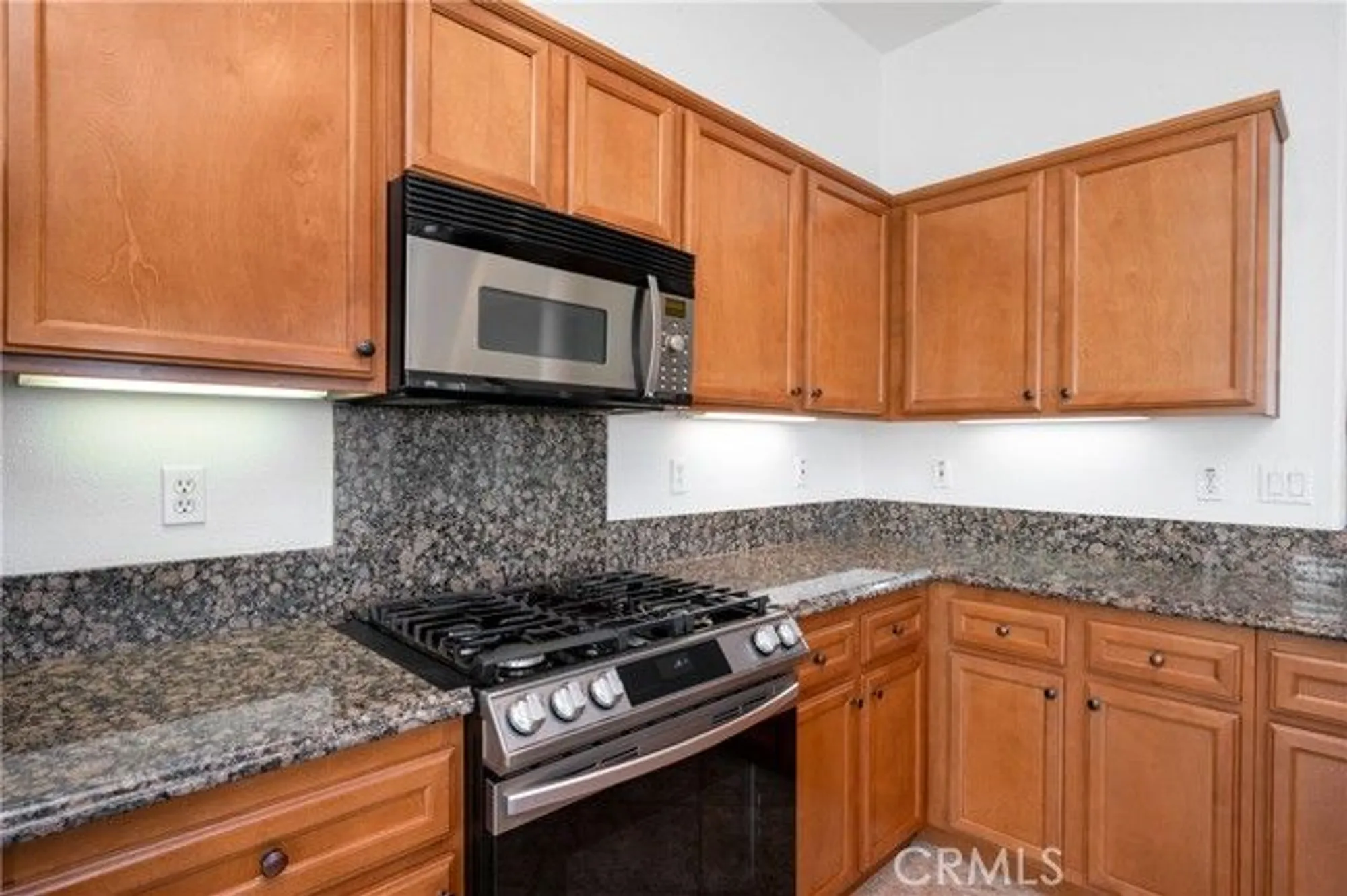 Property Slideshow image 10 of 43 | 9047 reserve dr, Corona, CA, 92883