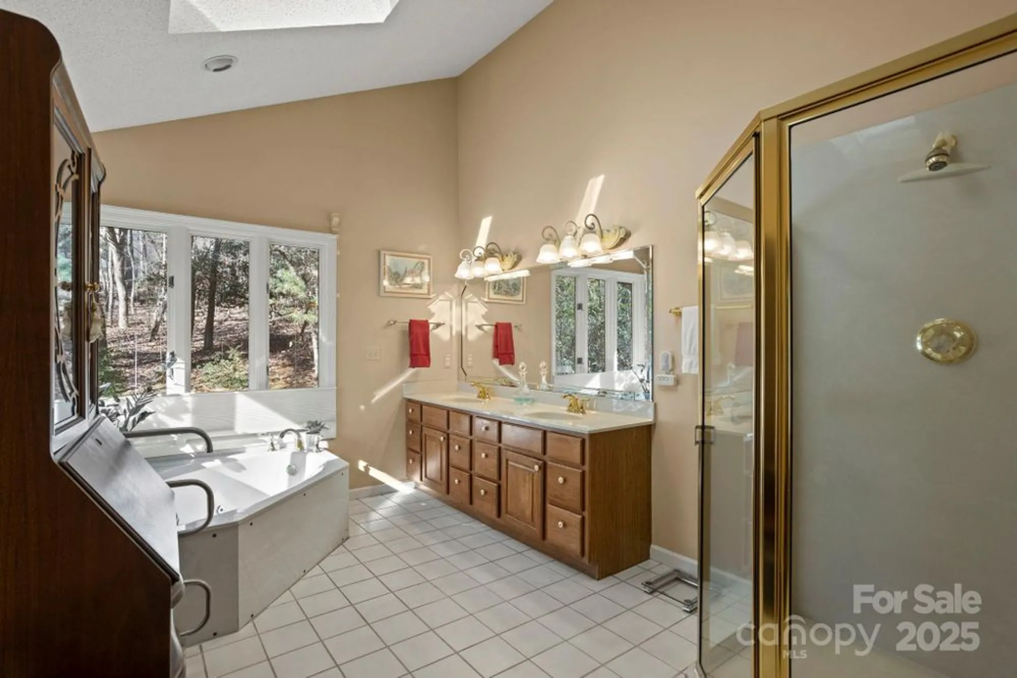 Property Slideshow image 26 of 48 | 231 greenleaf dr, Flat Rock, NC, 28731