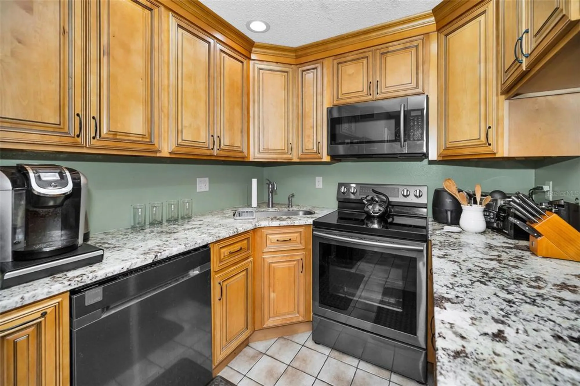Property Slideshow image 24 of 65 | 2666 pine ridge way c2, Palm Harbor, FL, 34684