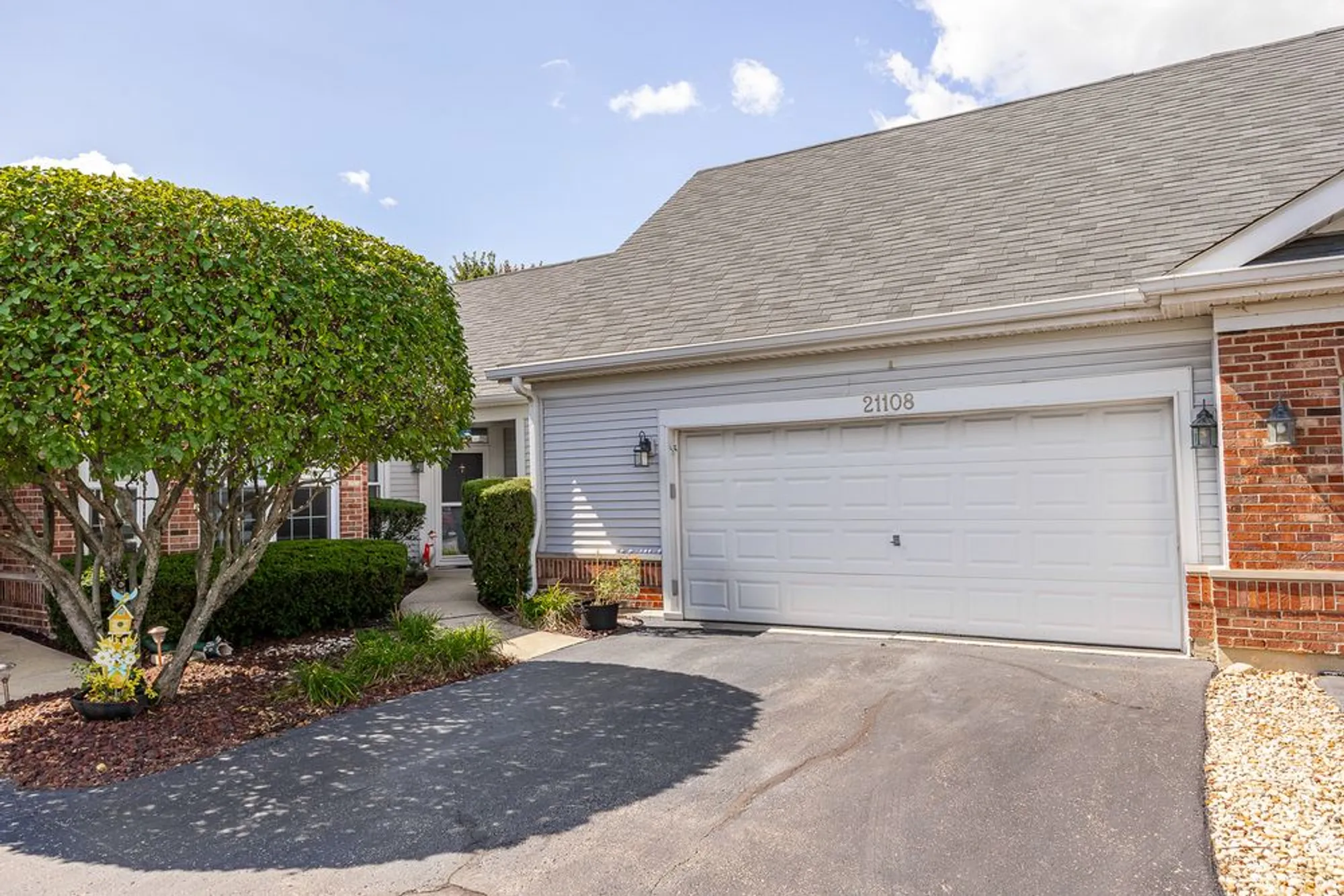 Property Slideshow image 23 of 41 | 21108 w cypress ct, Plainfield, IL, 60544