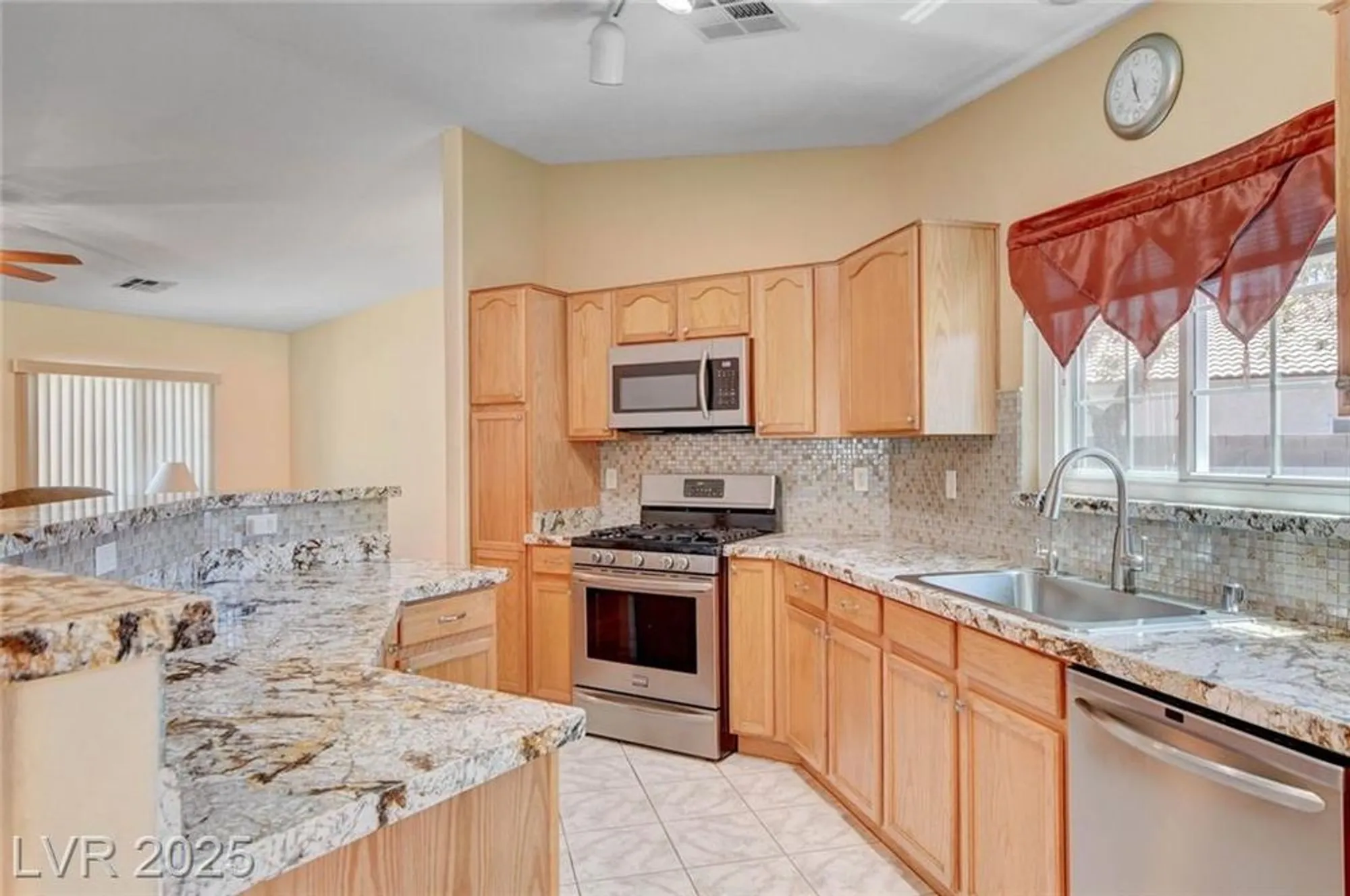 Property Slideshow image 17 of 56 | 5043 mascaro dr, Las Vegas, NV, 89122
