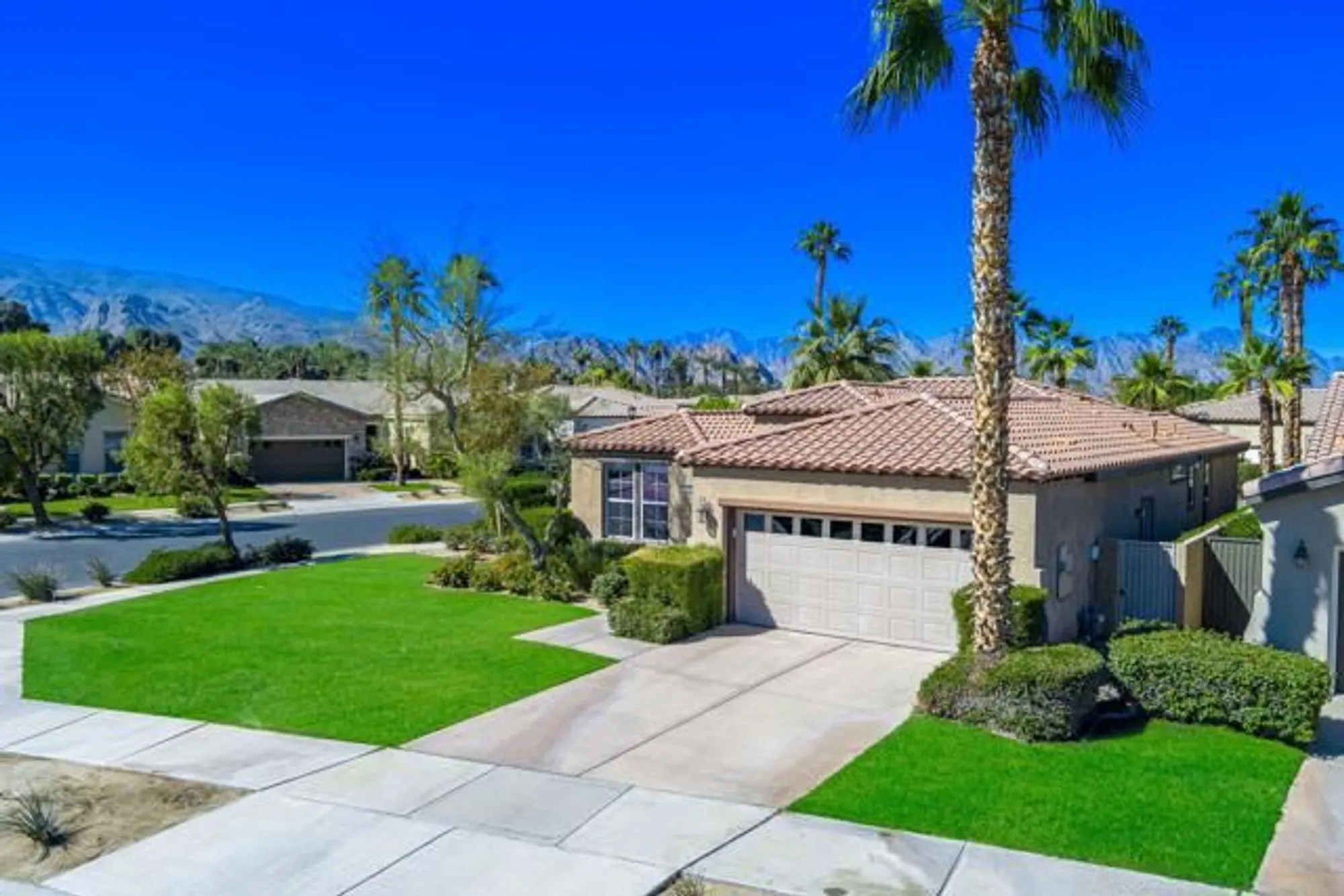 Property Slideshow image 9 of 79 | 81626 prism dr, La Quinta, CA, 92253