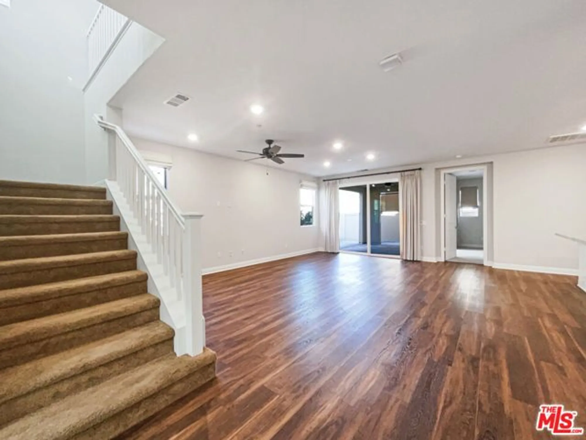 Property Slideshow image 12 of 30 | 20543 martingale pl, Santa Clarita, CA, 91350