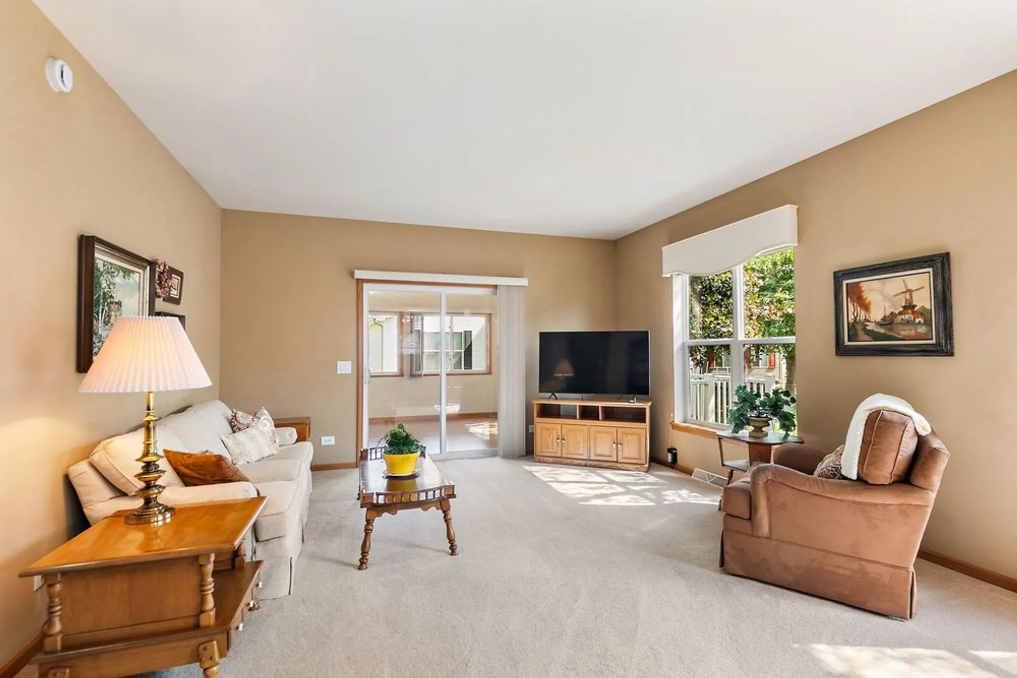 Property Slideshow image 9 of 31 | 115 hunter ct, Grayslake, IL, 60030