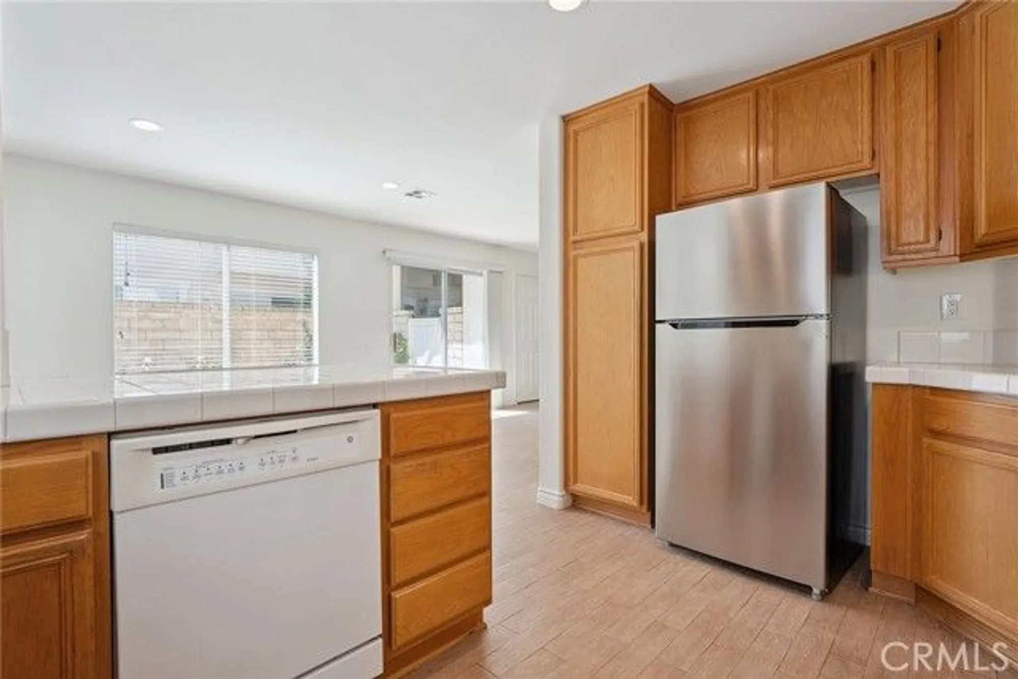 Property Slideshow image 24 of 52 | 2024 tulip ave, Simi Valley, CA, 93063