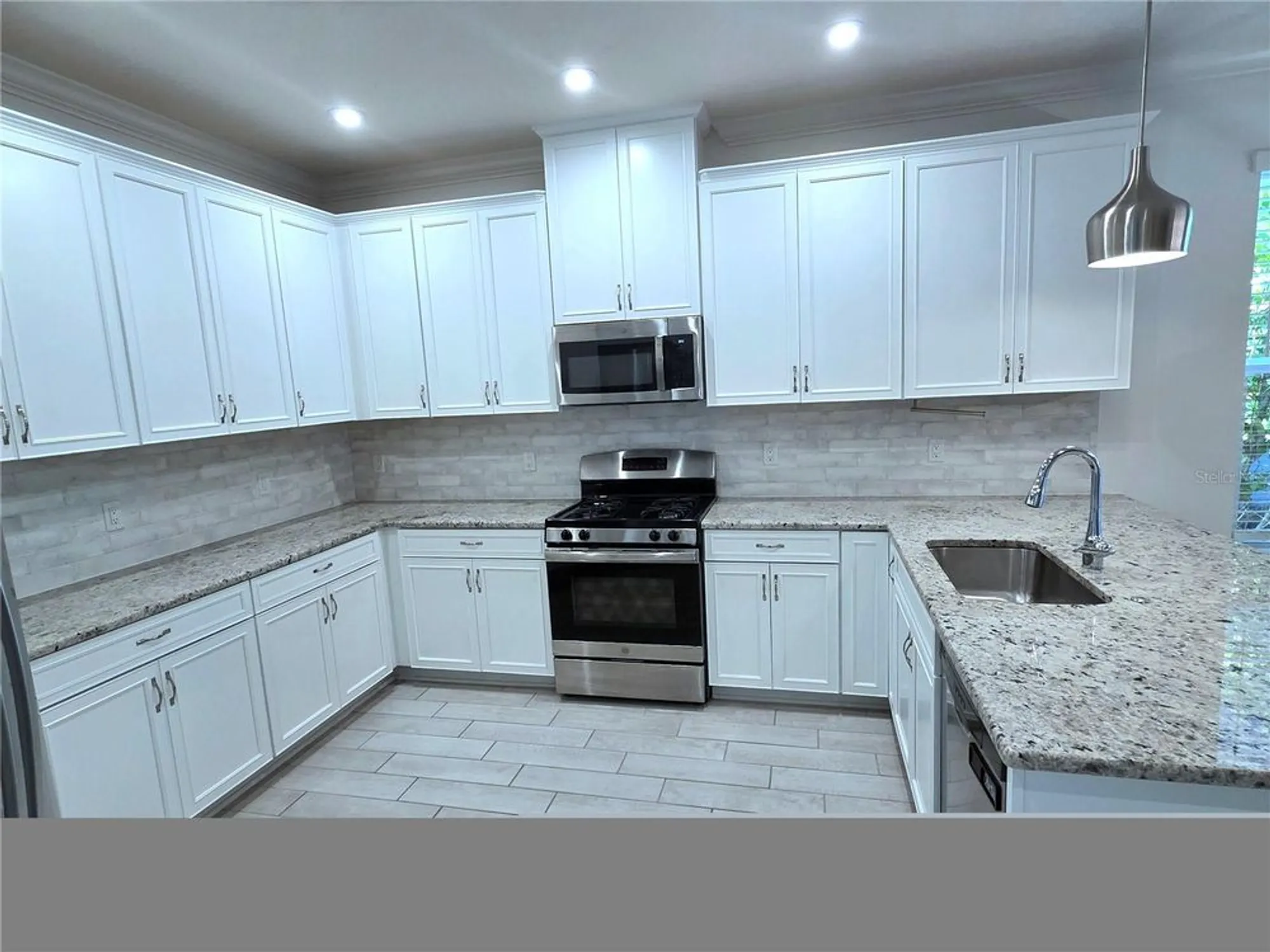 Property Slideshow image 6 of 54 | 5540 summit gln, Bradenton, FL, 34203