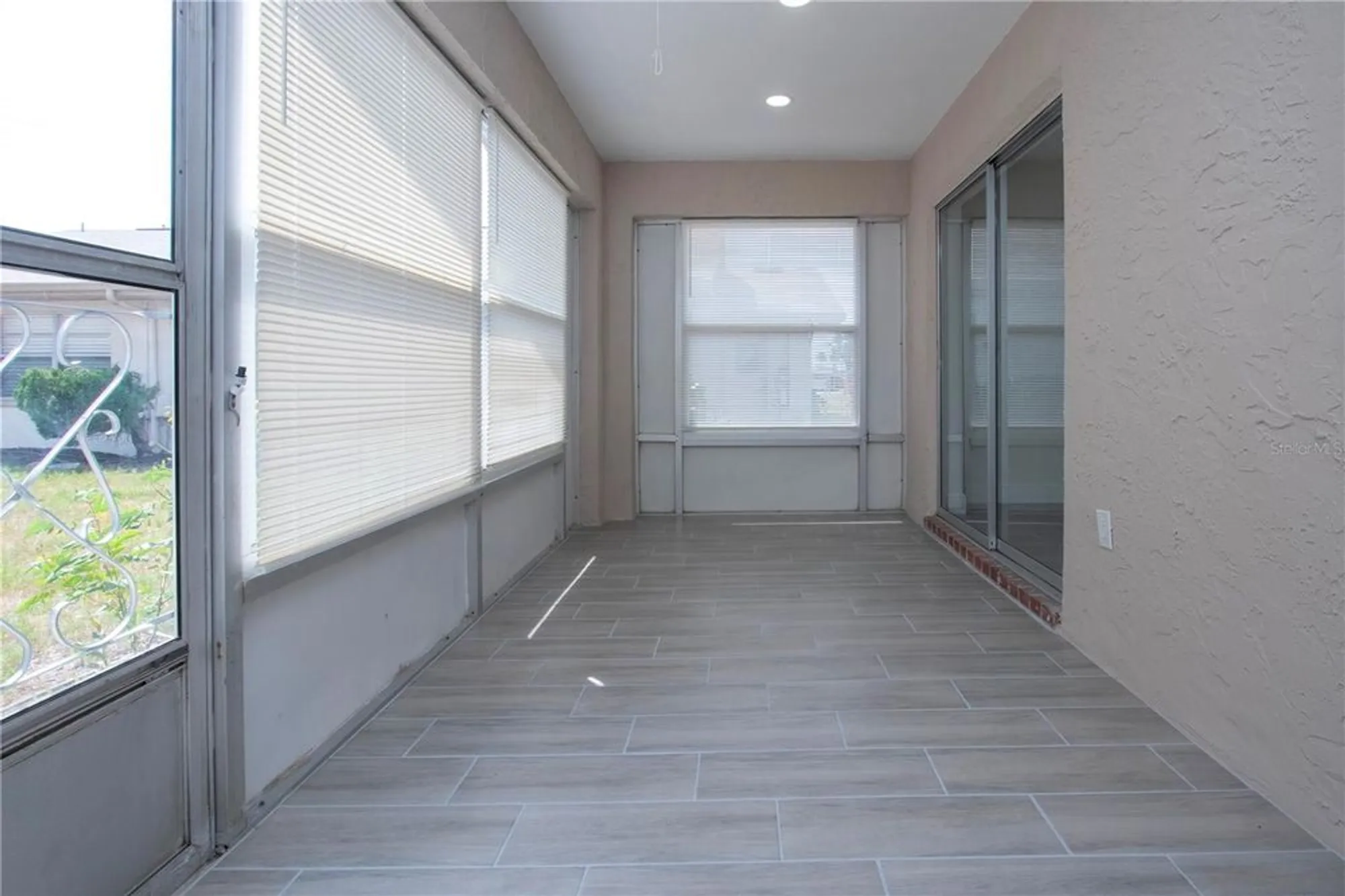 Property Slideshow image 30 of 72 | 1906 canterbury ln 20, Sun City Center, FL, 33573