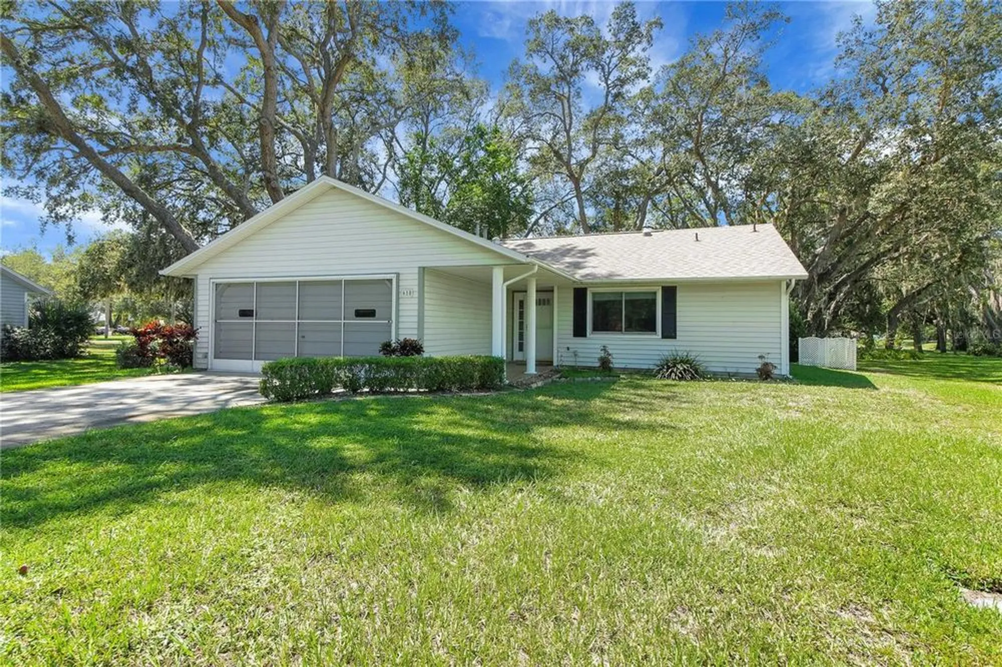 Property Slideshow image 3 of 63 | 610 fannich ct, Leesburg, FL, 34788