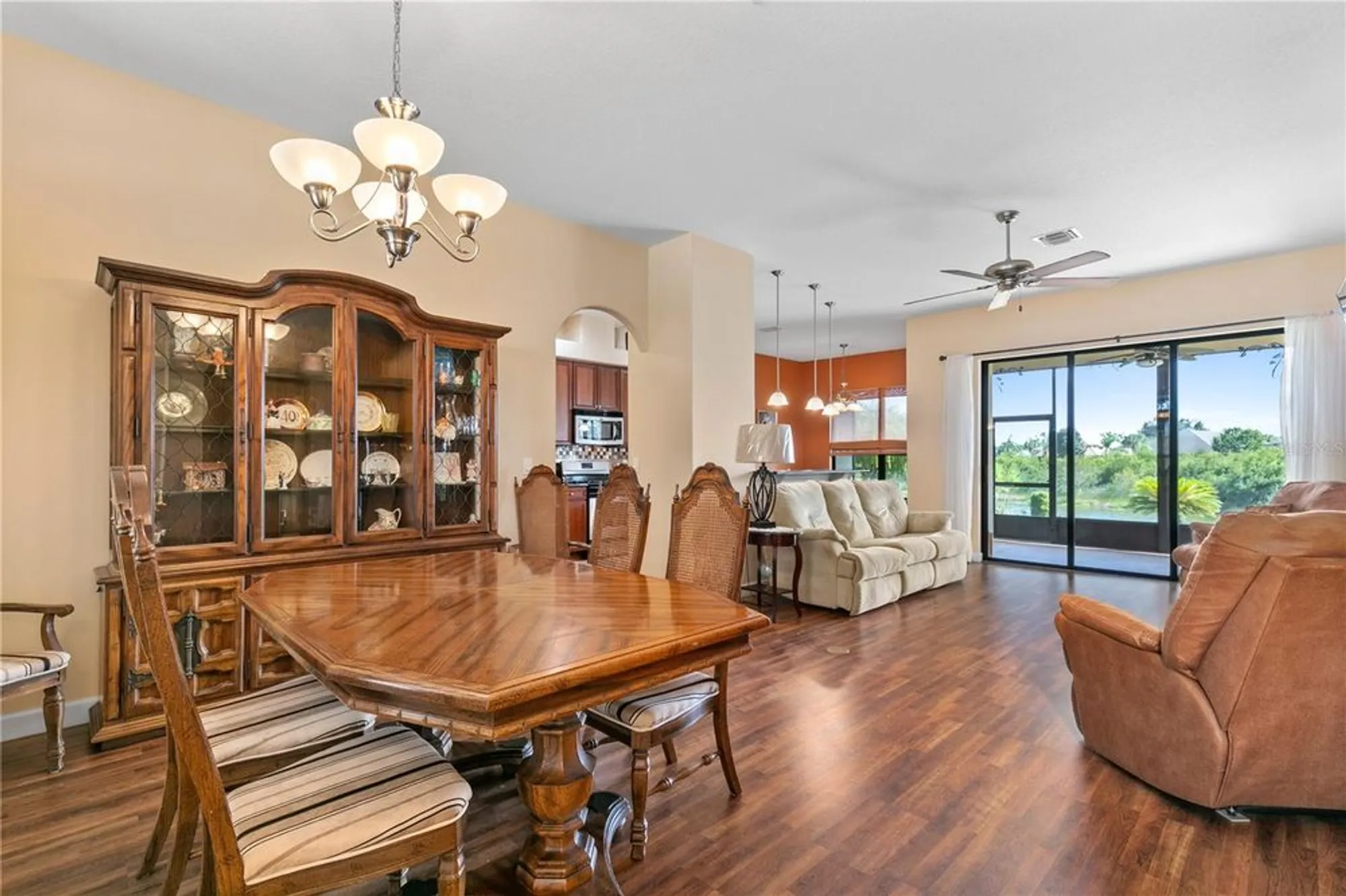 Property Slideshow image 6 of 50 | 8860 bridgeport bay cir, Mount Dora, FL, 32757