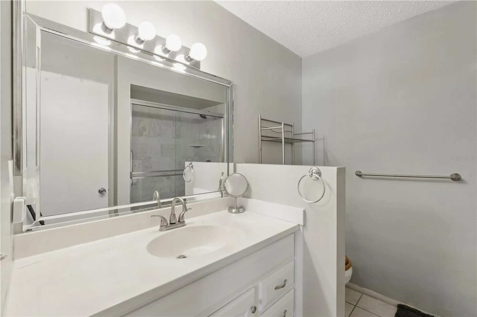 Property Slideshow image 17 of 36 | 858 cambridge ct # 858, Dunedin, FL, 34698