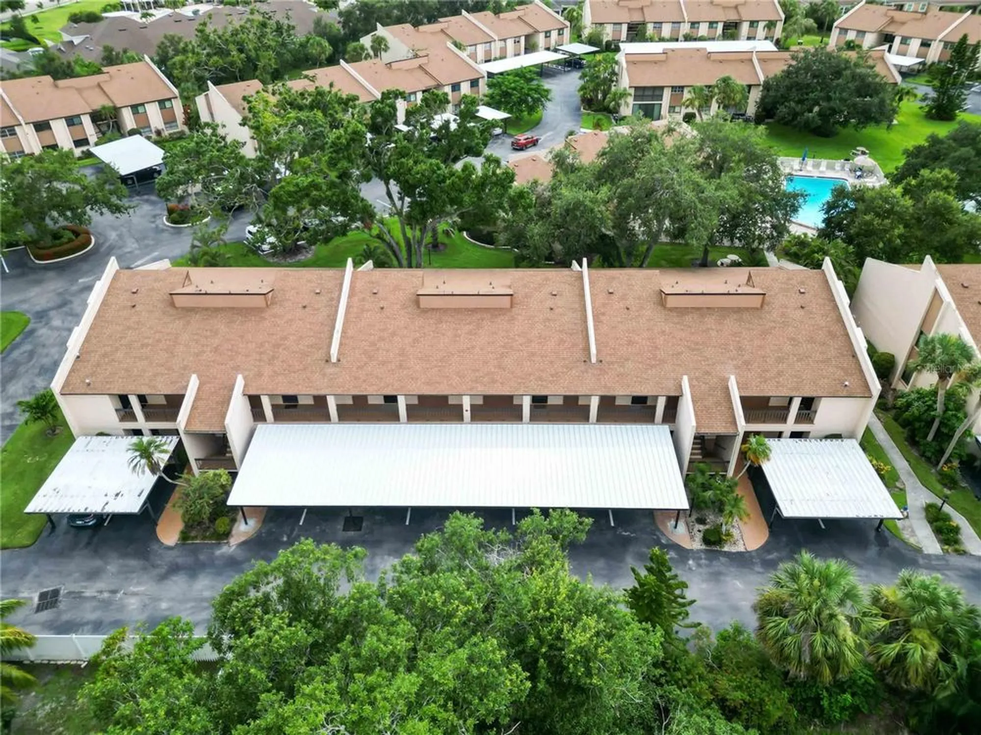 Property Slideshow image 2 of 33 | 2522 clubhouse dr unit 204, Sarasota, FL, 34232