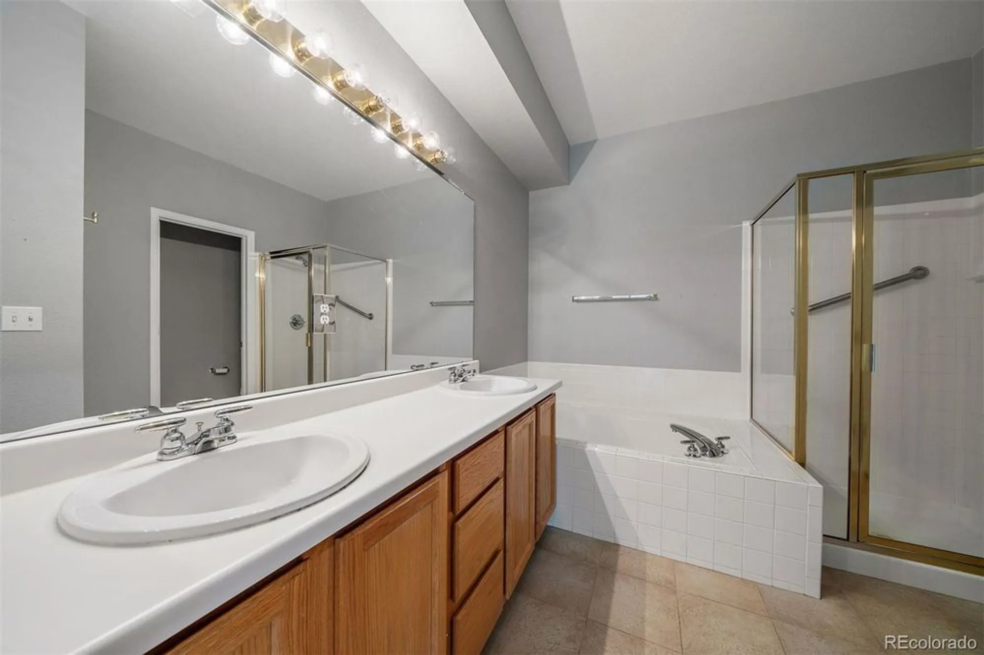 Property Slideshow image 15 of 28 | 2788 w greens dr, Littleton, CO, 80123
