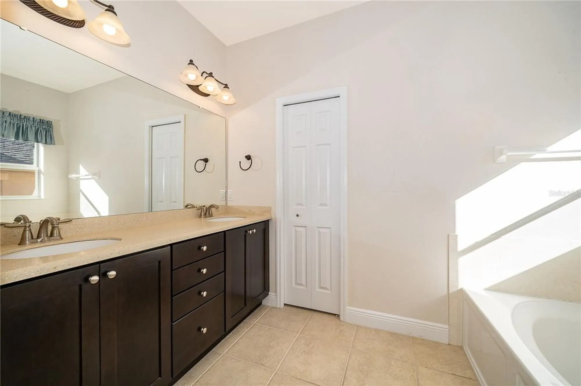 Property Slideshow image 20 of 28 | 21612 belgian ct, Mount Dora, FL, 32757