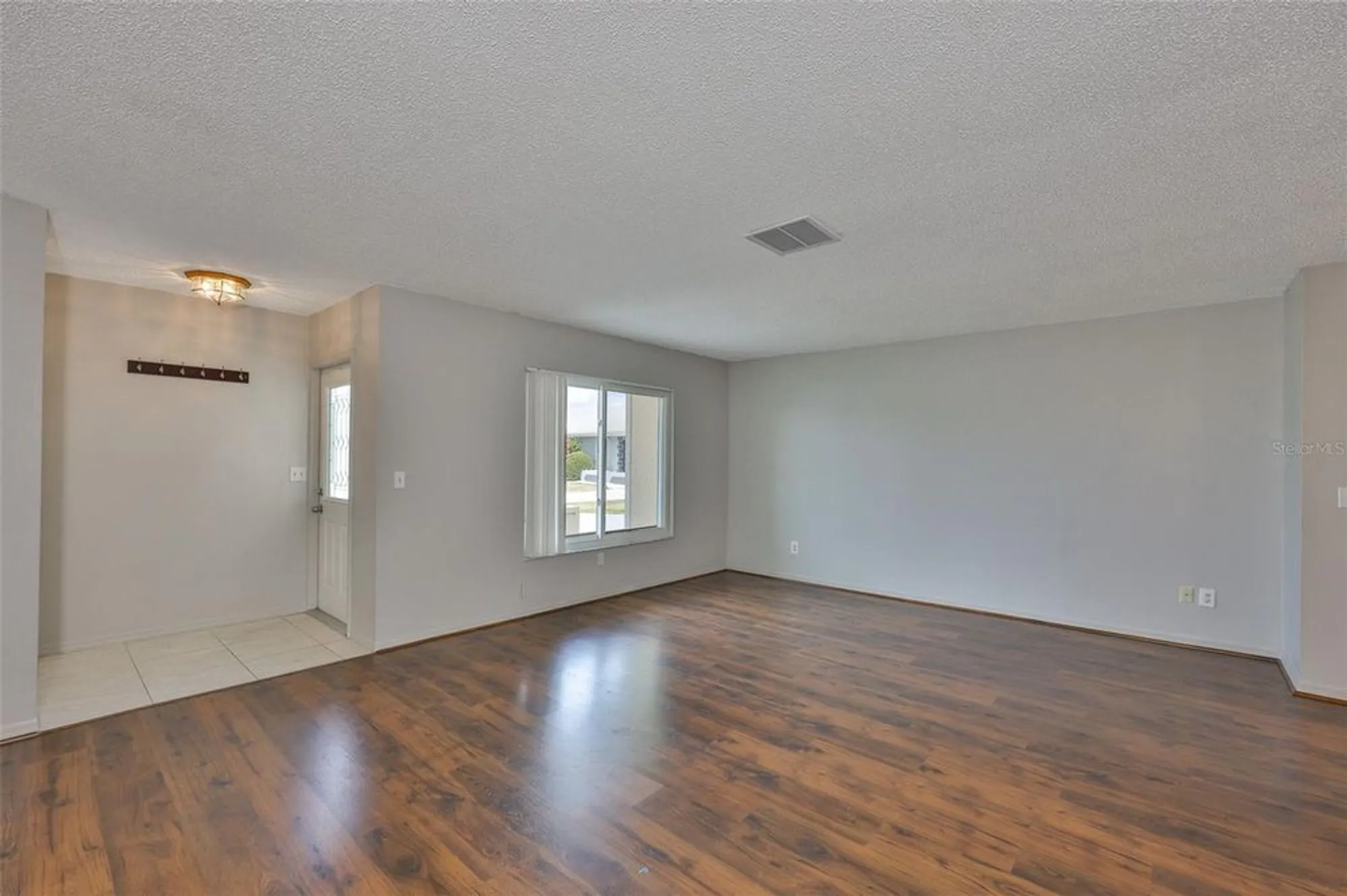 Property Slideshow image 4 of 46 | 206 sola ln, Sun City Center, FL, 33573