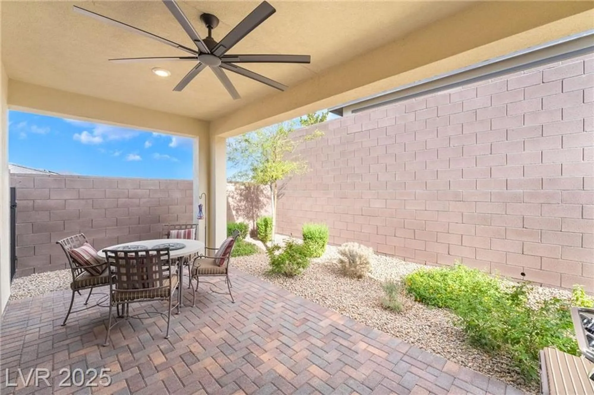 Property Slideshow image 31 of 43 | 9553 jadeite ln, Las Vegas, NV, 89143