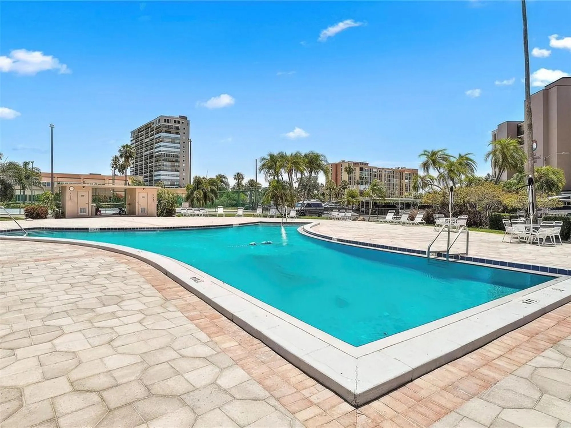 Property Slideshow image 33 of 36 | 7600 sun island dr 107, South Pasadena, FL, 33707
