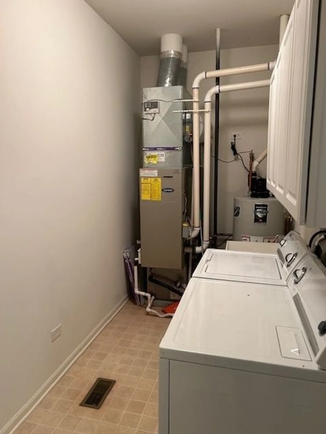 Property Slideshow image 19 of 22 | 2875 normandy cir, Naperville, IL, 60564