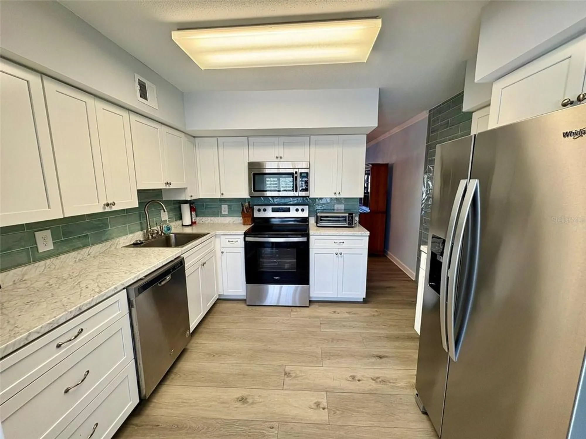 Property Slideshow image 14 of 55 | 2463 brazilia dr 53, Clearwater, FL, 33763