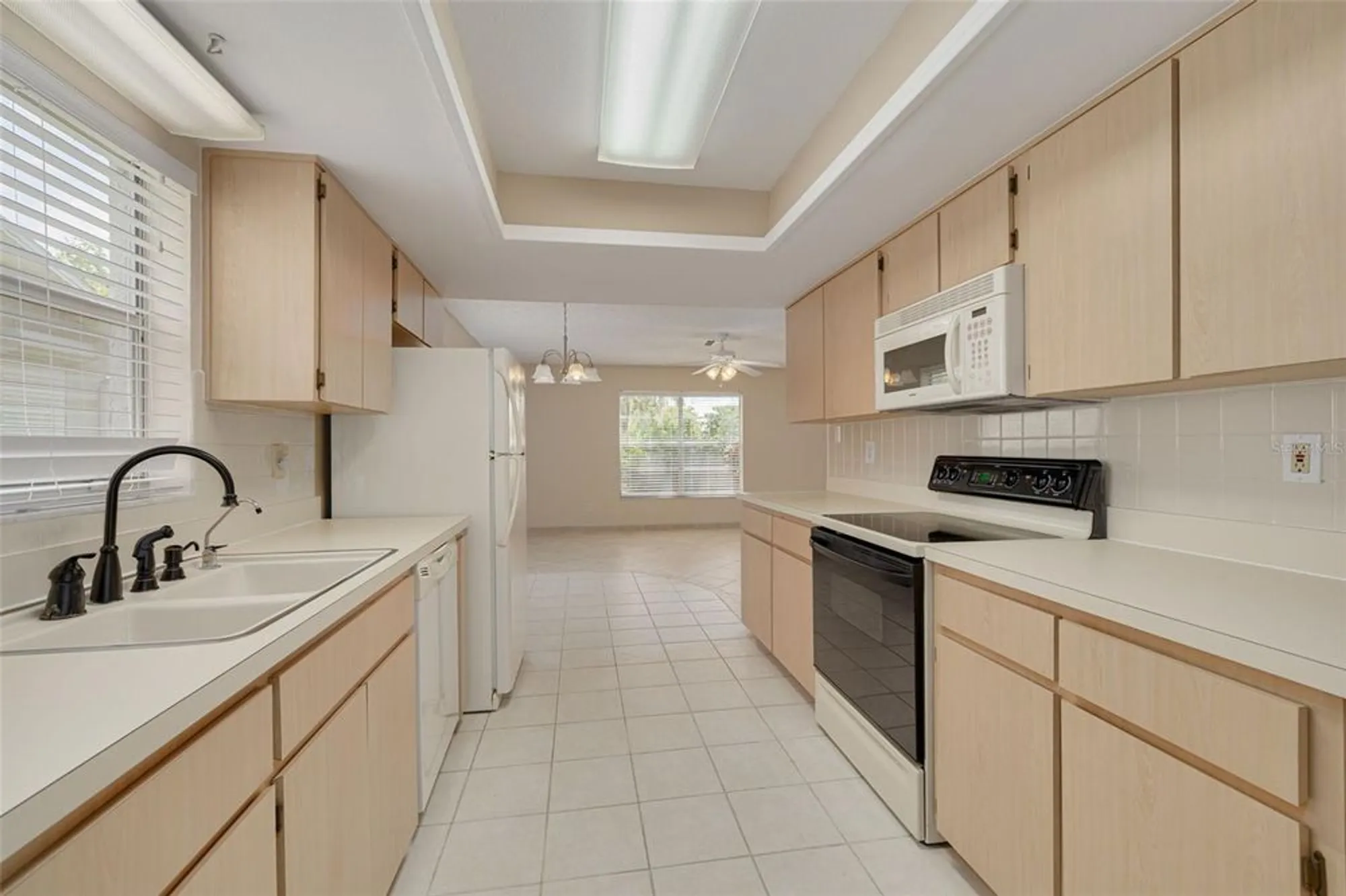 Property Slideshow image 8 of 17 | 3569 oak lake dr, Palm Harbor, FL, 34684