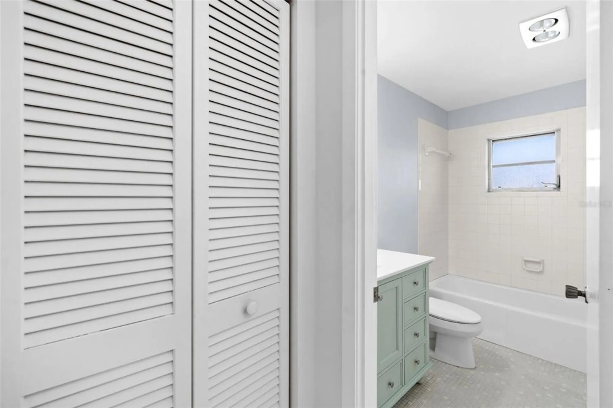 Property Slideshow image 37 of 70 | 7082 w country club dr n # 7082, Sarasota, FL, 34243