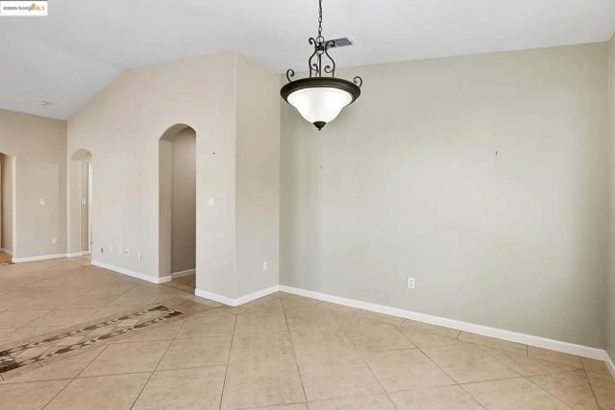 Property Slideshow image 9 of 31 | 617 twin lakes ln, Rio Vista, CA, 94571