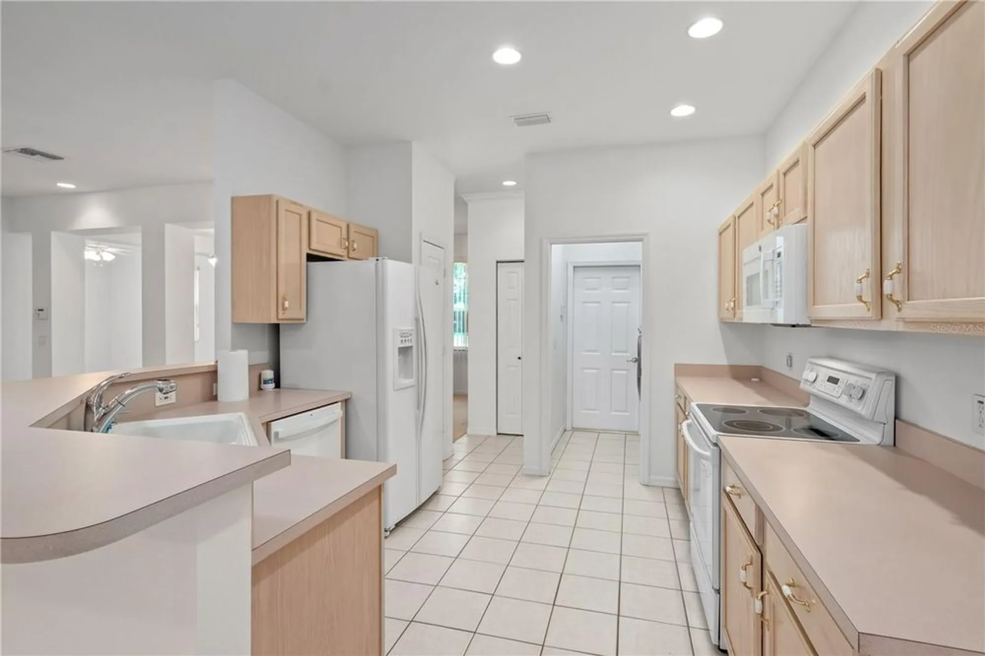 Property Slideshow image 16 of 48 | 9441 sw 90th st, Ocala, FL, 34481