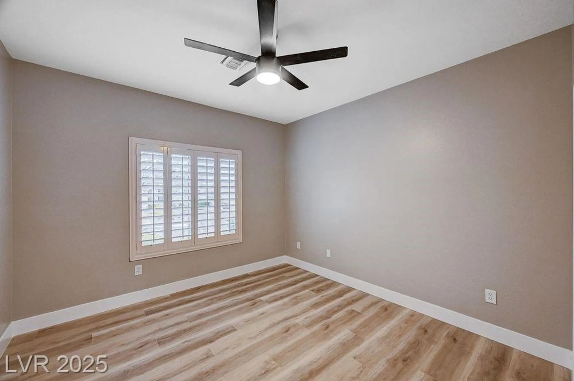 Property Slideshow image 12 of 32 | 10525 findlay ave, Las Vegas, NV, 89134
