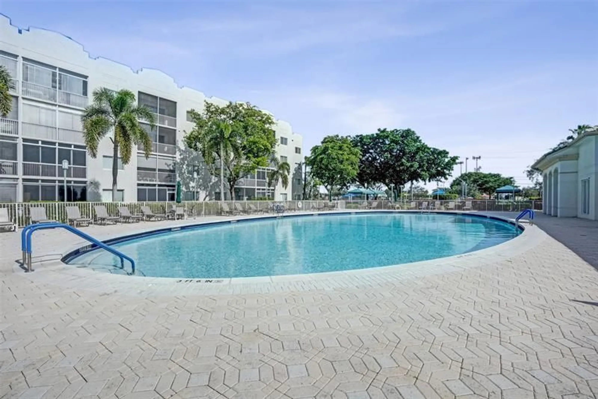 Property Slideshow image 39 of 43 | 7623 southampton ter apt 302, Tamarac, FL, 33321