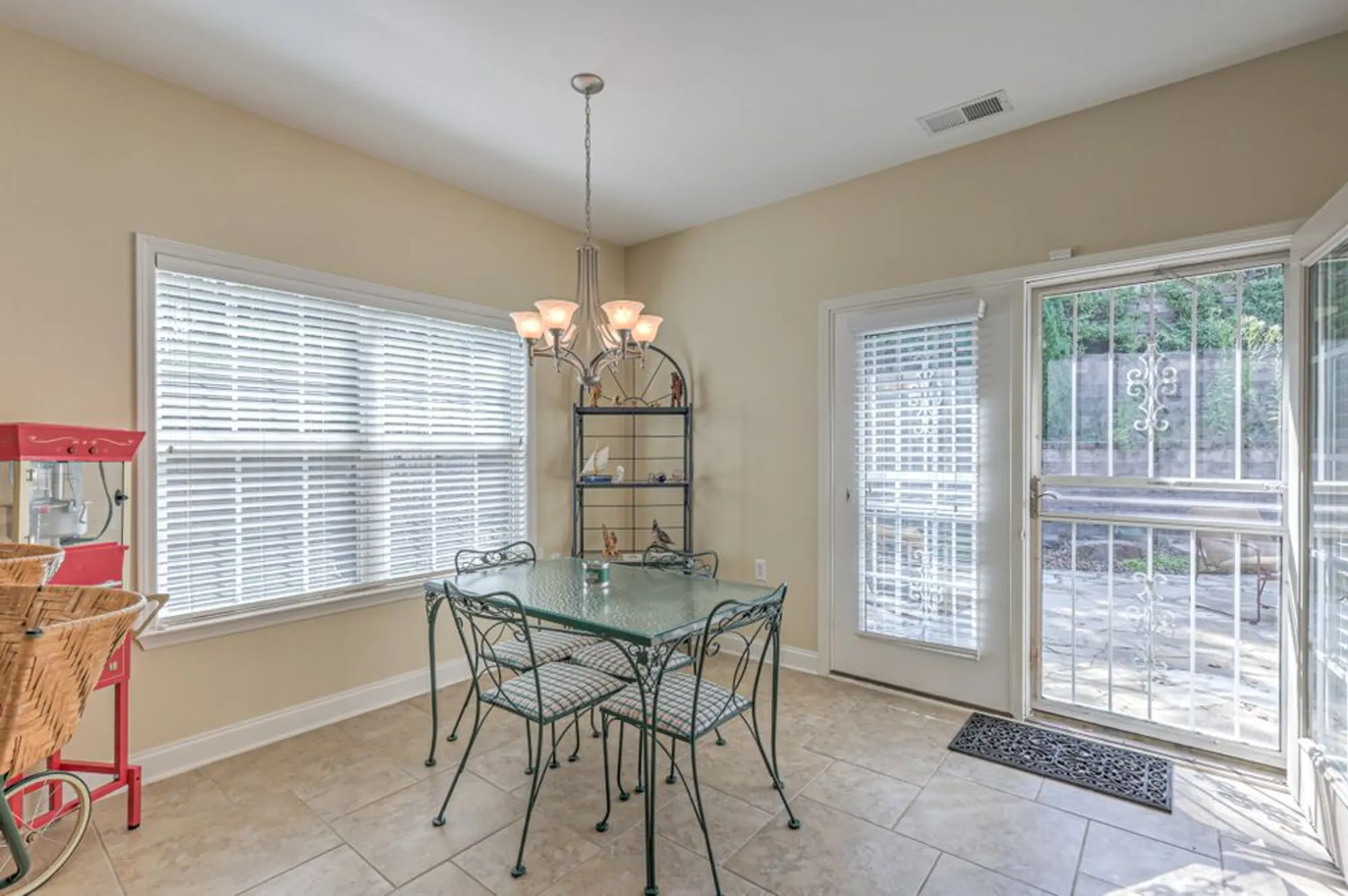 Property Slideshow image 24 of 51 | 226 wrennewood ln, Franklin, TN, 37064