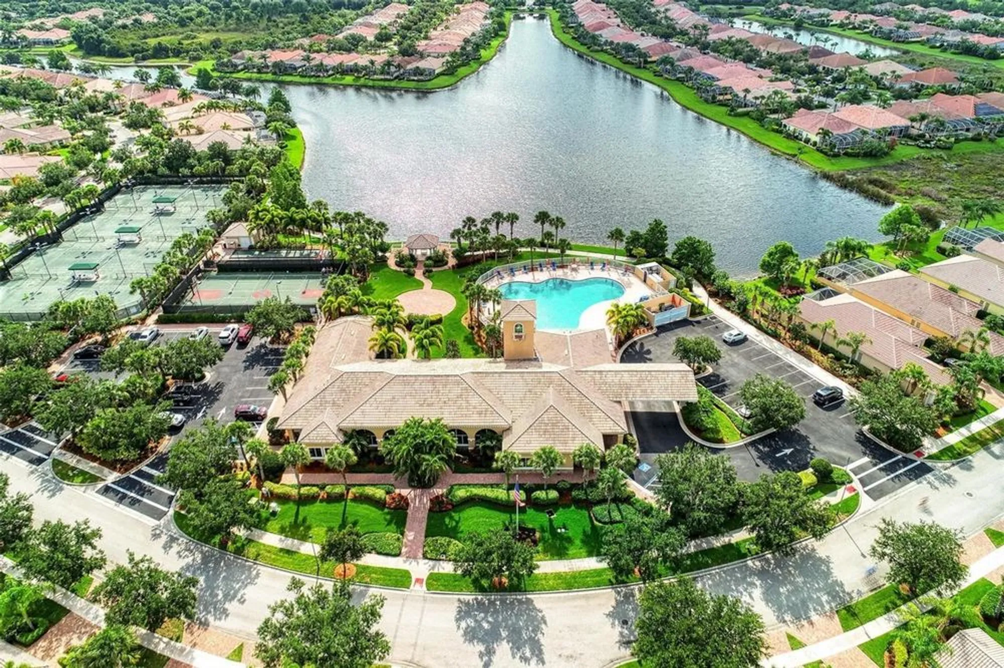 Property Slideshow image 45 of 65 | 5827 benevento dr, Sarasota, FL, 34238