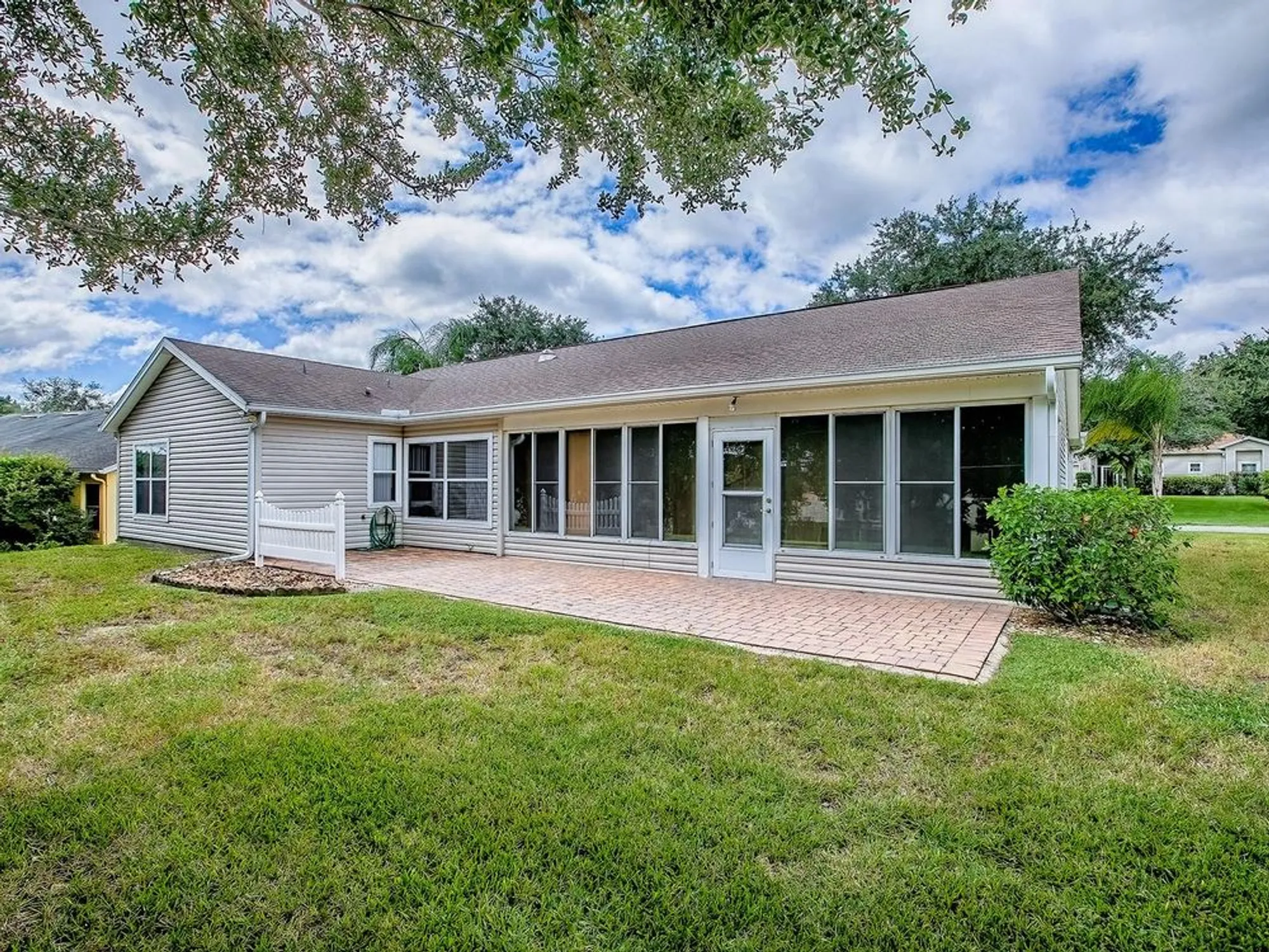 Property Slideshow image 46 of 65 | 4949 sawgrass lake cir, Leesburg, FL, 34748