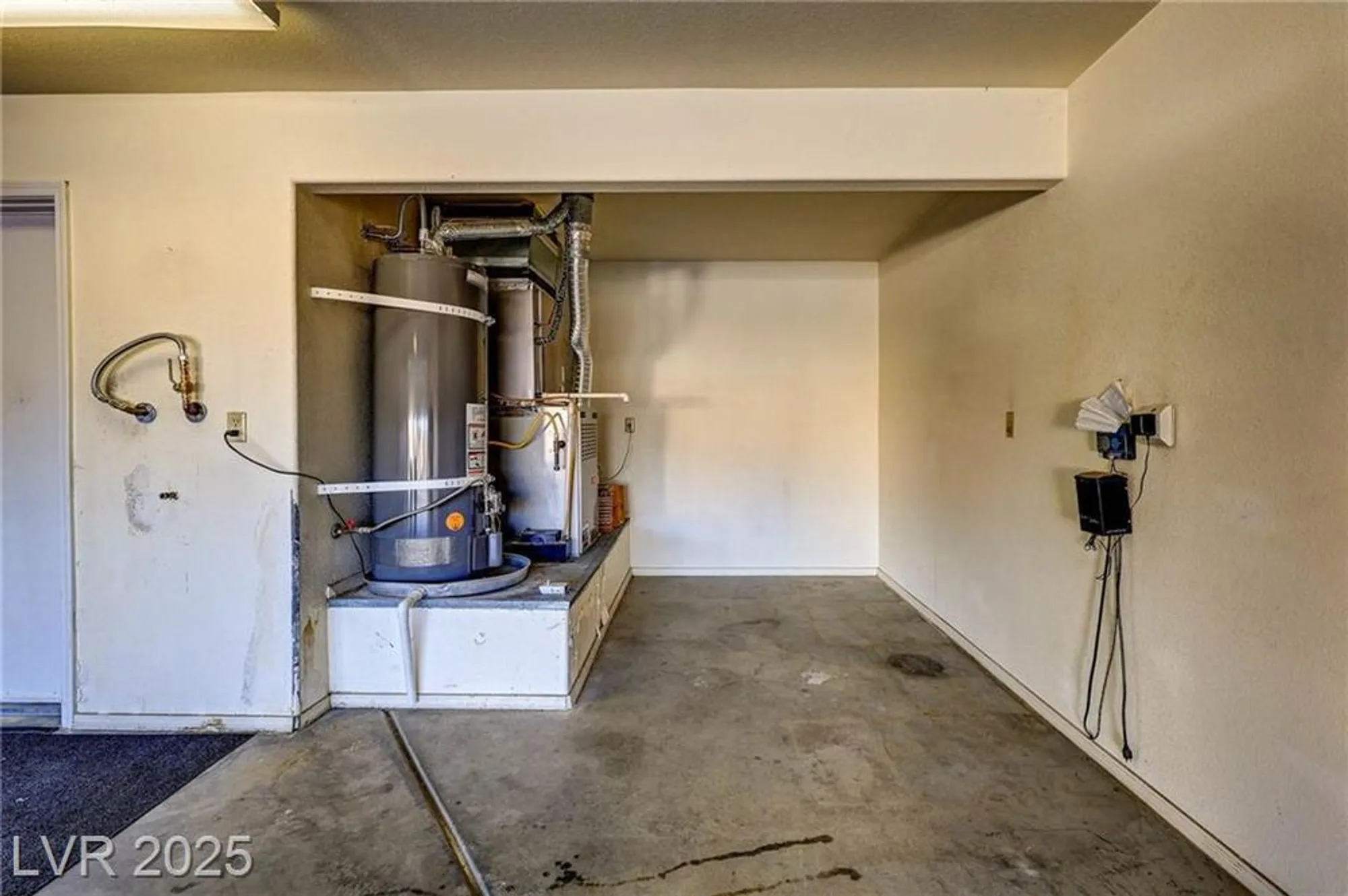 Property Slideshow image 15 of 58 | 2813 brianwood ct, Las Vegas, NV, 89134