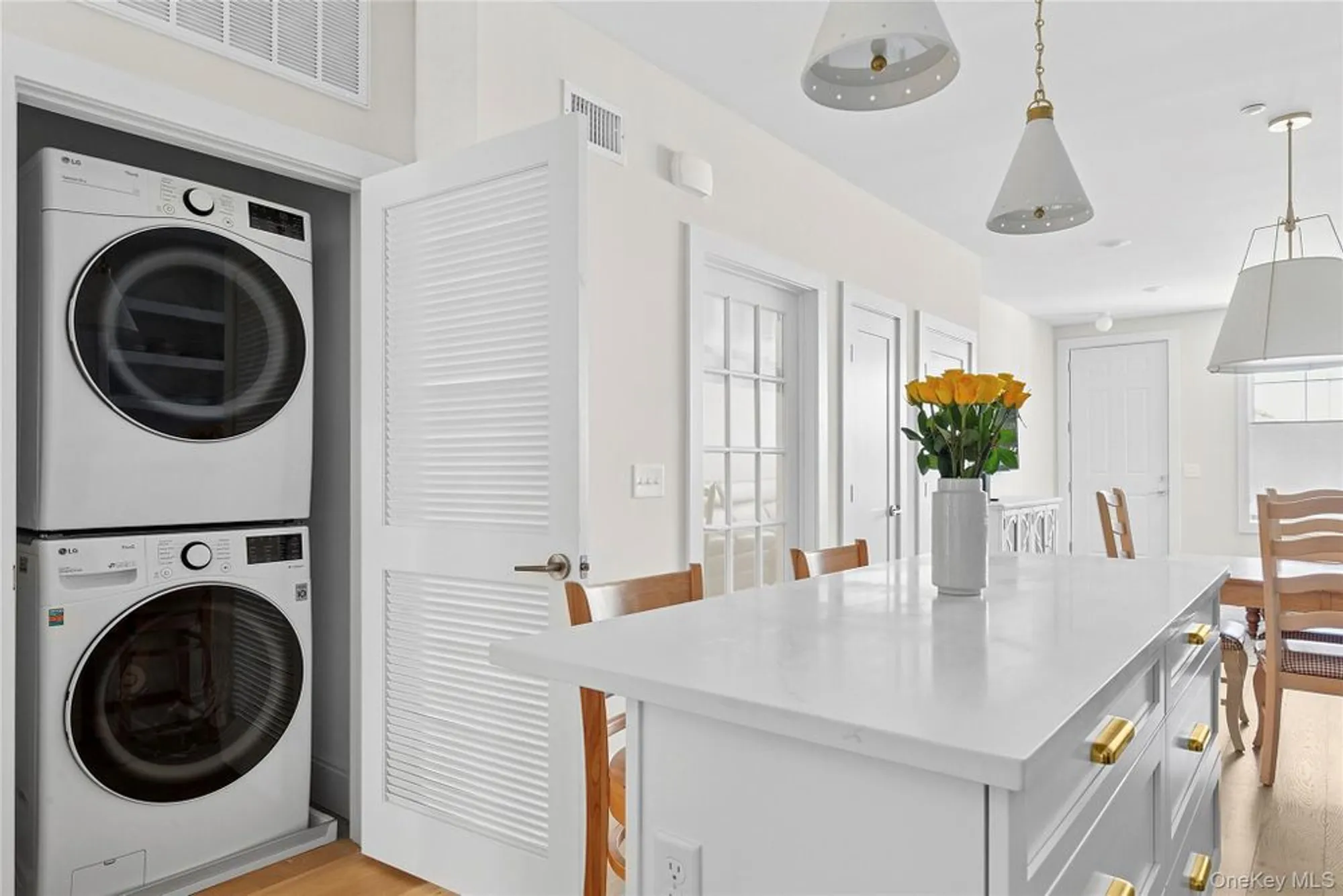Property Slideshow image 7 of 19 | 305 emanuel way, East Meadow, NY, 11554
