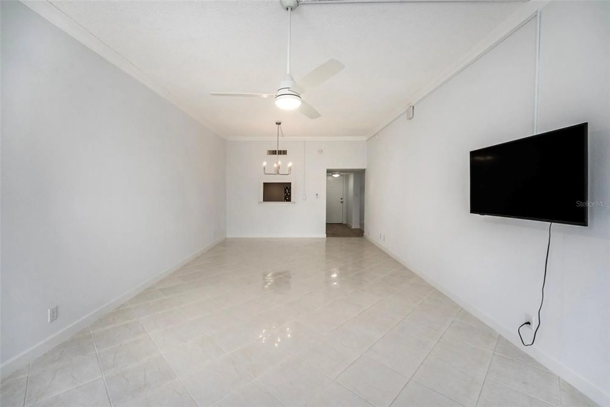 Property Slideshow image 5 of 30 | 7400 sun island dr 111, South Pasadena, FL, 33707