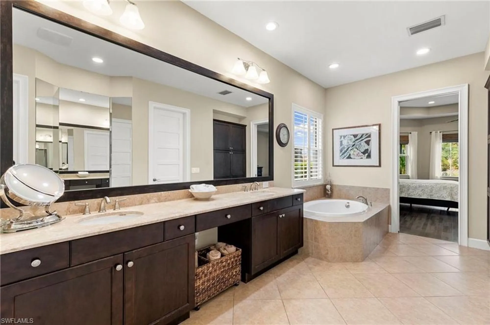 Property Slideshow image 25 of 44 | 4922 andros dr, Naples, FL, 34113