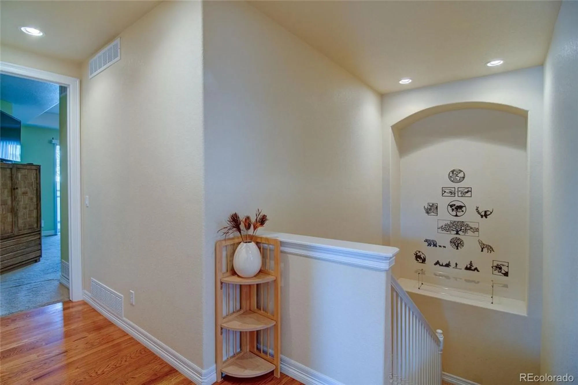 Property Slideshow image 33 of 50 | 8588 w quarles pl, Littleton, CO, 80128