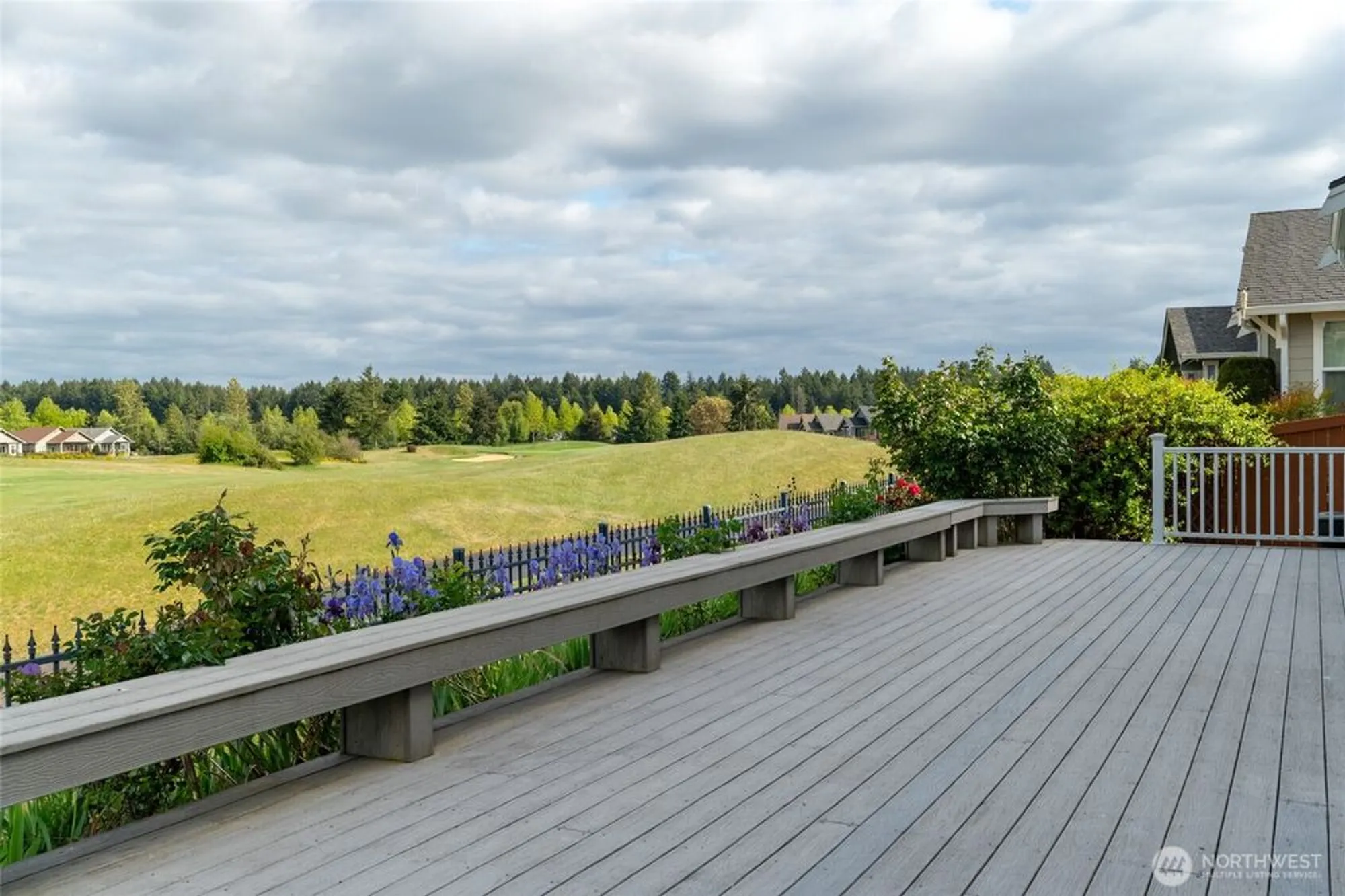 Property Slideshow image 34 of 40 | 4420 vashon dr, Lacey, WA, 98516