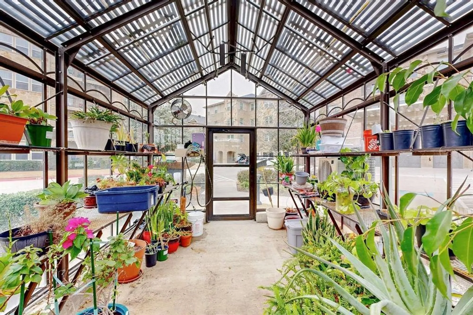 Property Slideshow image 10 of 40 | 1735 wittington pl apt 3403, Dallas, TX, 75234
