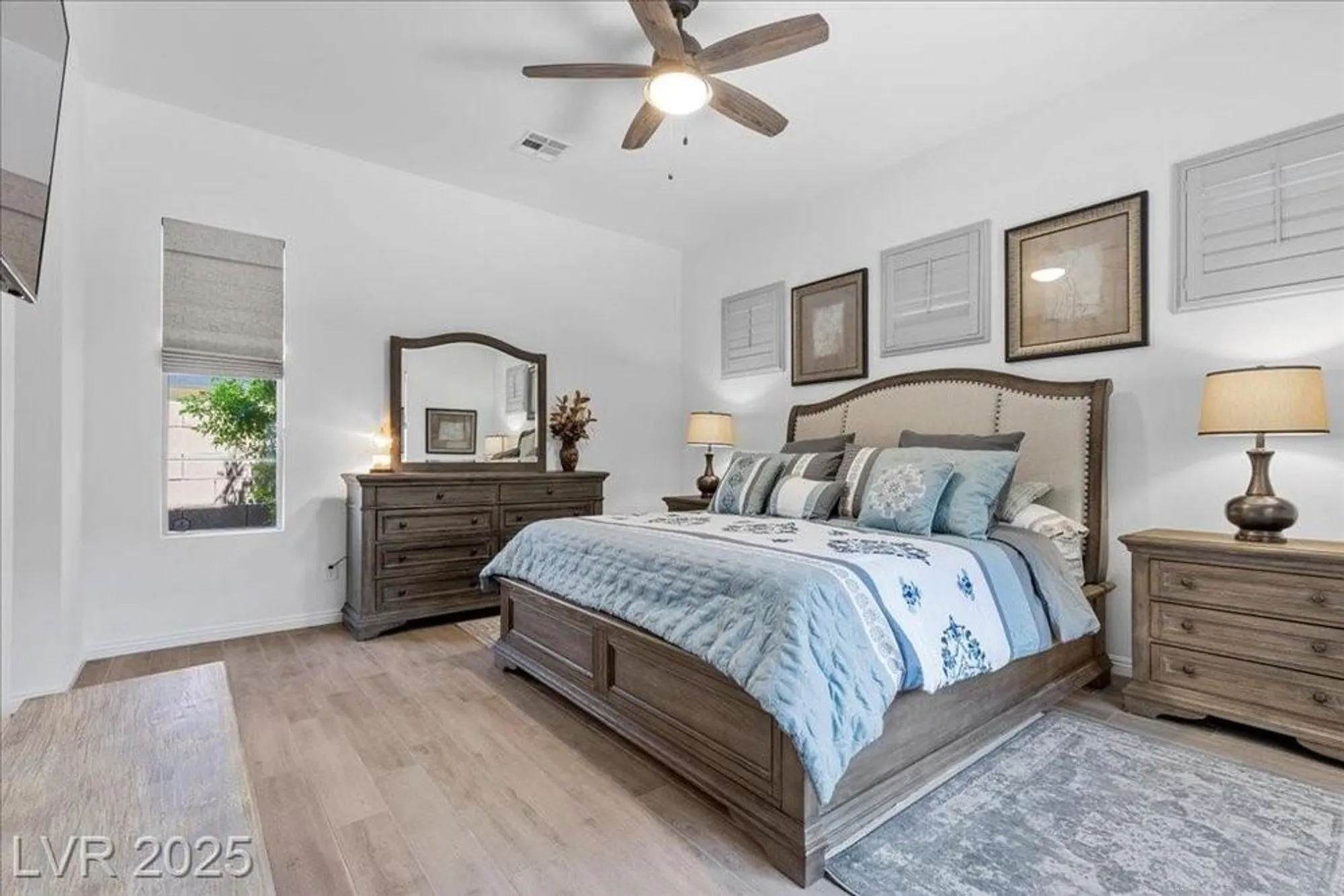 Property Slideshow image 35 of 77 | 6722 desert crimson st, Las Vegas, NV, 89148