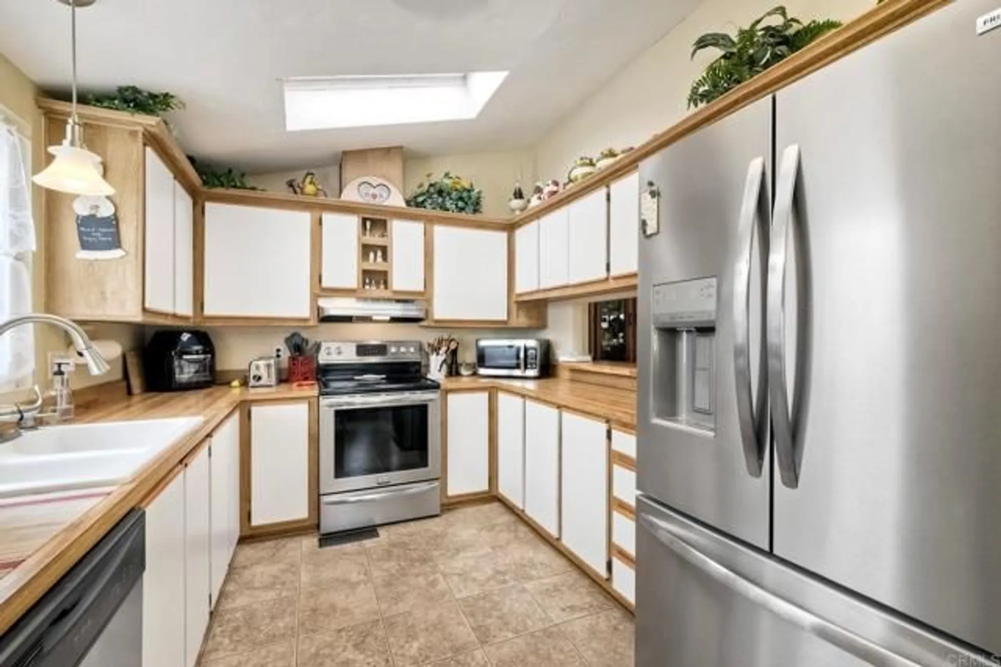 Property Slideshow image 12 of 36 | 1477 salem ct, Oceanside, CA, 92057
